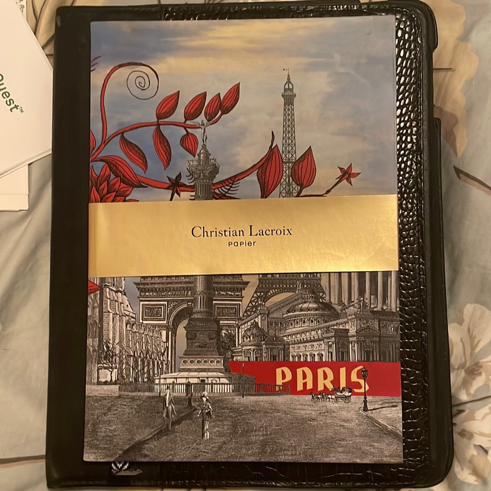LAST DAYS. 
MOVING. CLOSE OUT. 
RARE. NOTEBOOK CHRISTIAN LACROIX PARIS. New